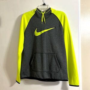🔥SALE🔥Women’s Nike Therma Fit Hoodie
